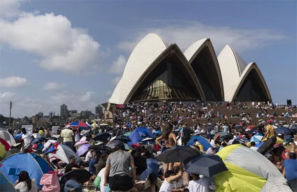 the gioi ruc ro chao don nam moi 2018 chau au siet chat an ninh tai nhung diem nong