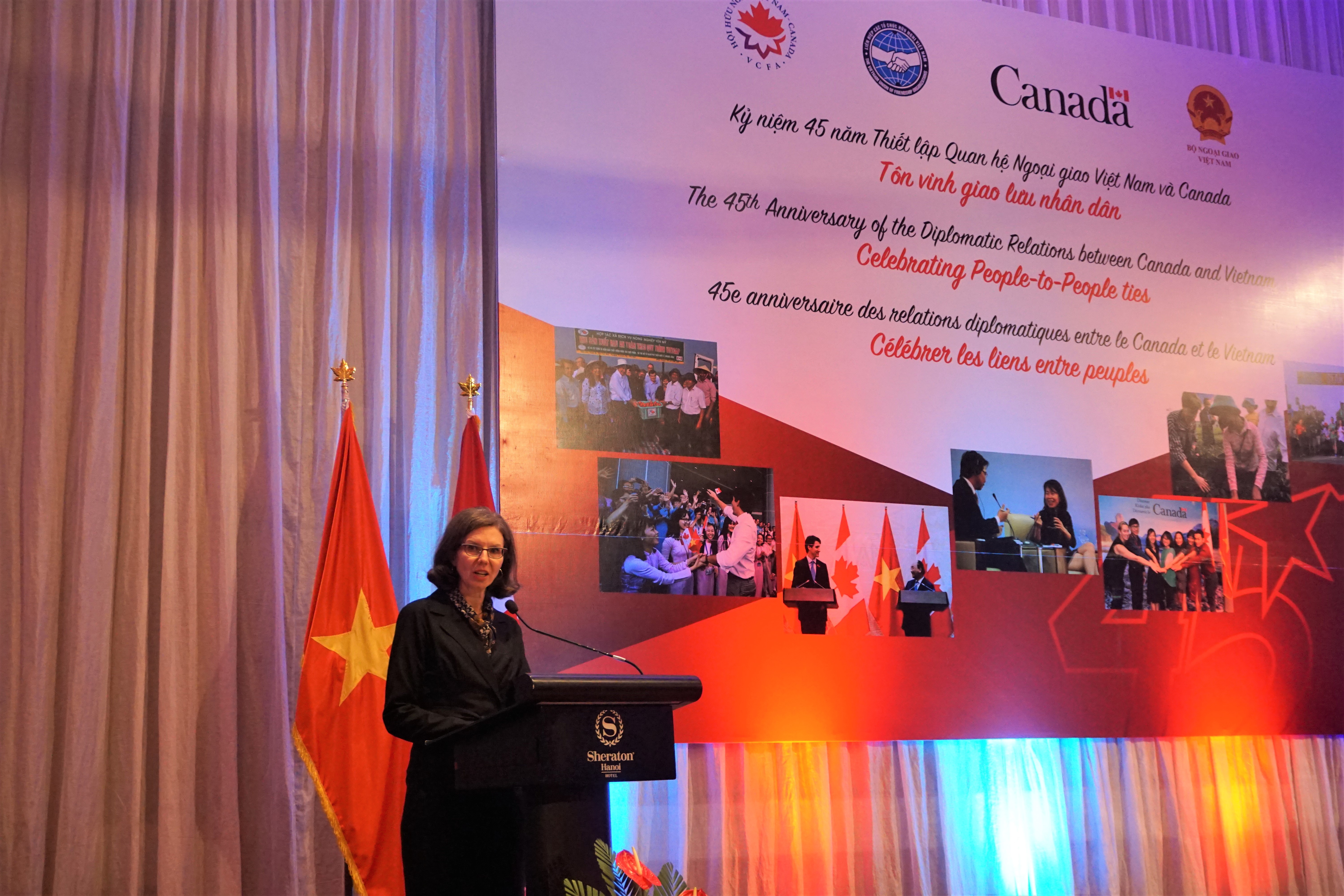 ki niem 45 nam quan he viet nam canada ton vinh giao luu nhan dan