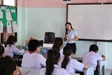 Lớp học chữ Việt trên đất Lào