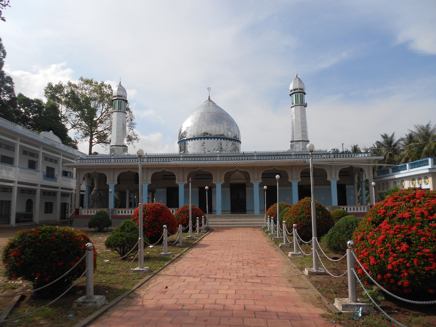 bung binh thien noi dong nuoc gan duc khoi trong
