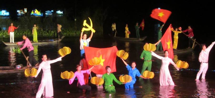 bung binh thien noi dong nuoc gan duc khoi trong