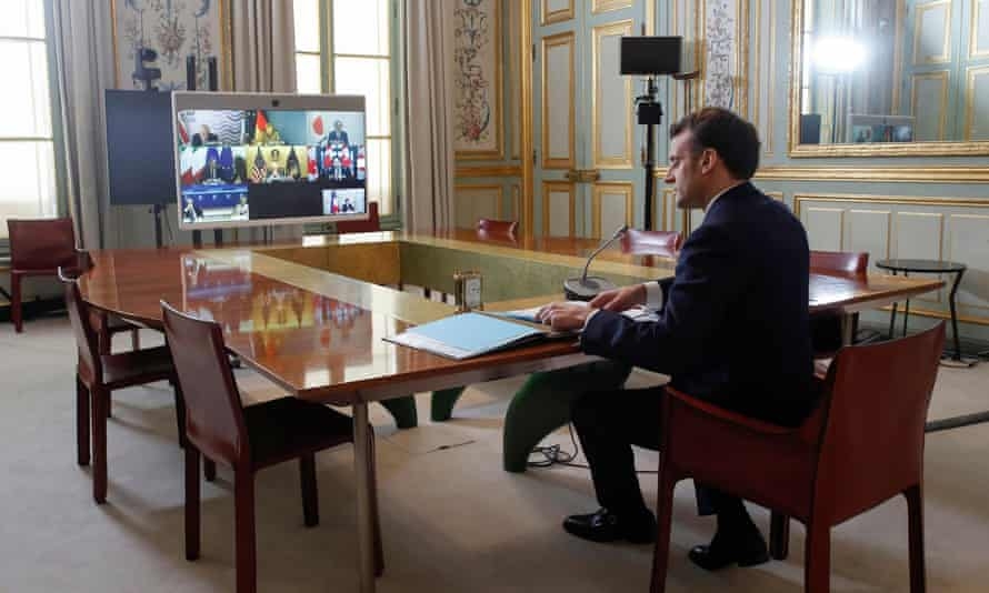Tổng thống Pháp Emmanuel Macron tham dự cuộc họp trực tuyến với các nước G7. Ảnh: Reuters