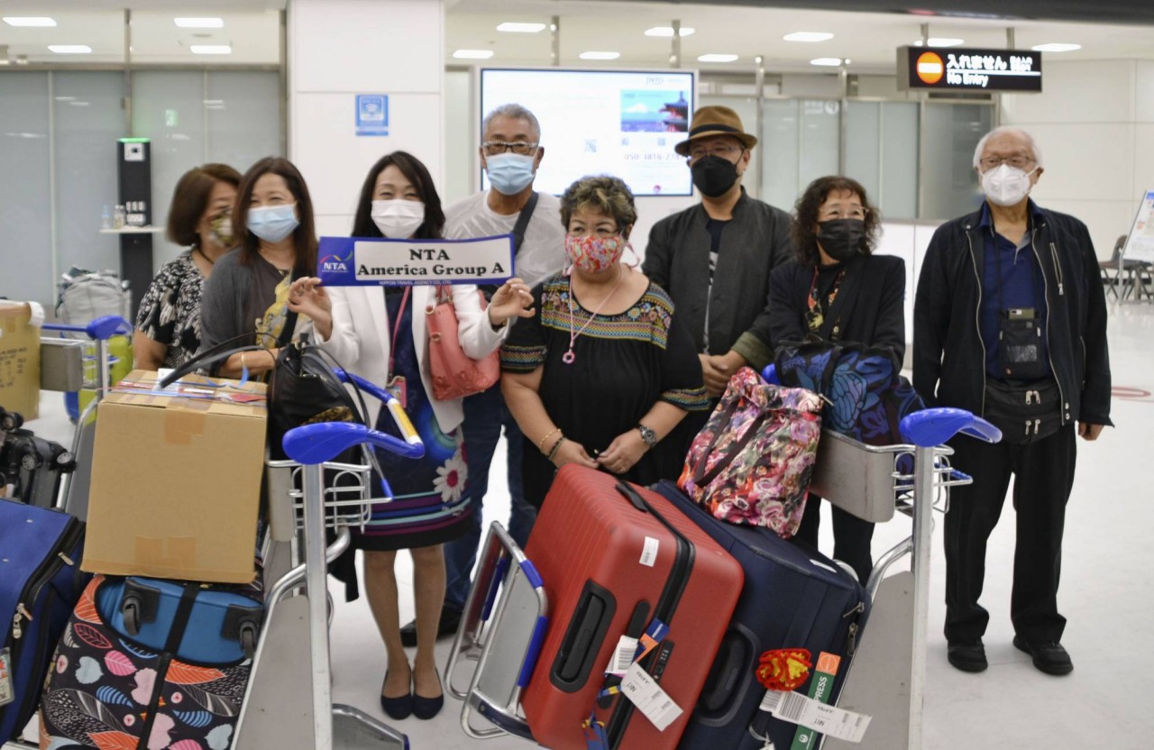Những du khách đầu tiên từ Mỹ nhập cảnh vào Nhật Bản 