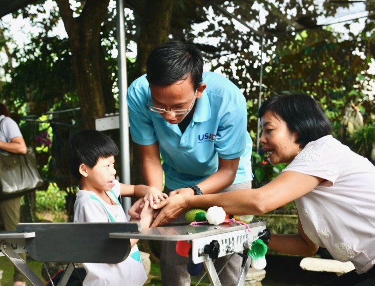 USAID hỗ trợ dịch vụ phục hồi chức năng tại Bình Phước. Nguyễn Thạc Phương/USAID