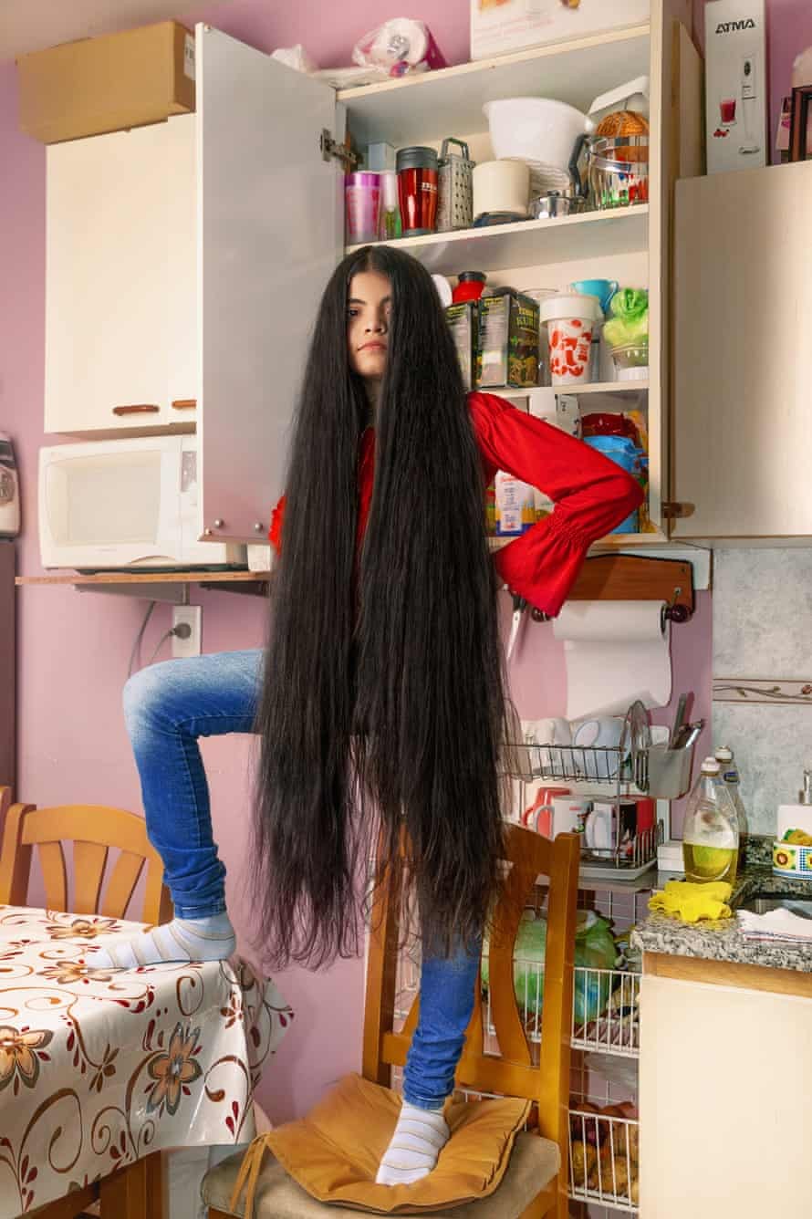 Mái tóc dài của Antonella Bordon trước khi bị cắt ngắn