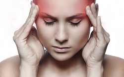 Bấm huyệt khỏi đau đầu trong 5 phút mà không cần dùng thuốc
