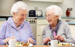 Chế độ dinh dưỡng tốt cho sức khỏe người già cần những gì?