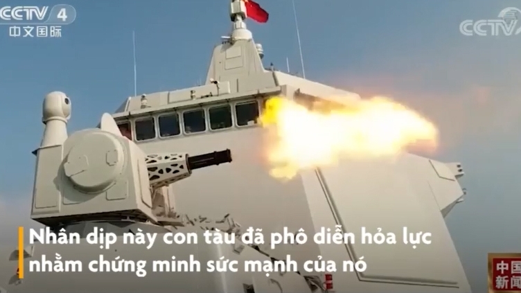 video chien ham manh nhat trung quoc pho dien hoa luc