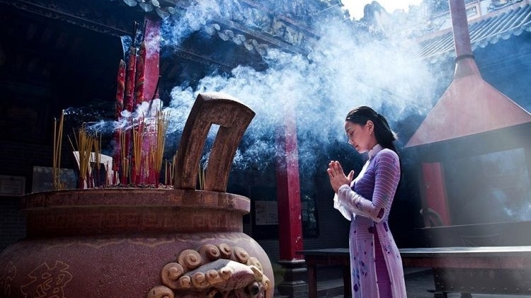 nhung dieu nen lam vao ngay ram thang gieng 2020 de ca nam binh an may man