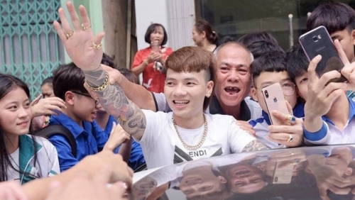 Nếu có ngày con bạn hâm mộ Khá Bảnh