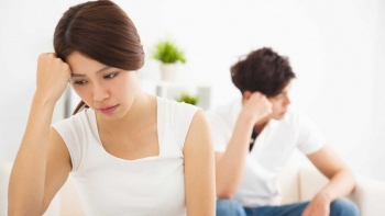 Đàn ông stress nặng khi vợ kiếm nhiều tiền hơn