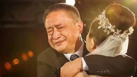 Tâm thư bố vợ viết cho con rể: Nếu một ngày không còn yêu con gái ta nữa, hãy để nó về nhà! Đàn ông đánh vợ là đàn ông hèn