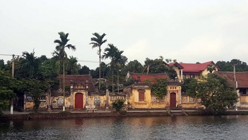 Điều đặc biệt ở ngôi làng có những nhà cổ ‘bằng 3 nhà mặt phố’