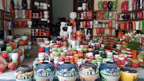 Làng gốm Bát Tràng - làng gốm cổ nổi tiếng nhất Việt Nam