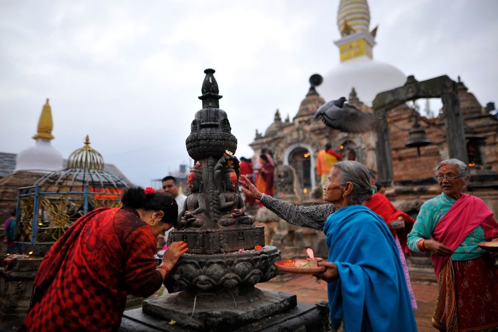 sac mau huyen bi trong nhung buc anh mung dai le vesak o cac quoc gia phat giao