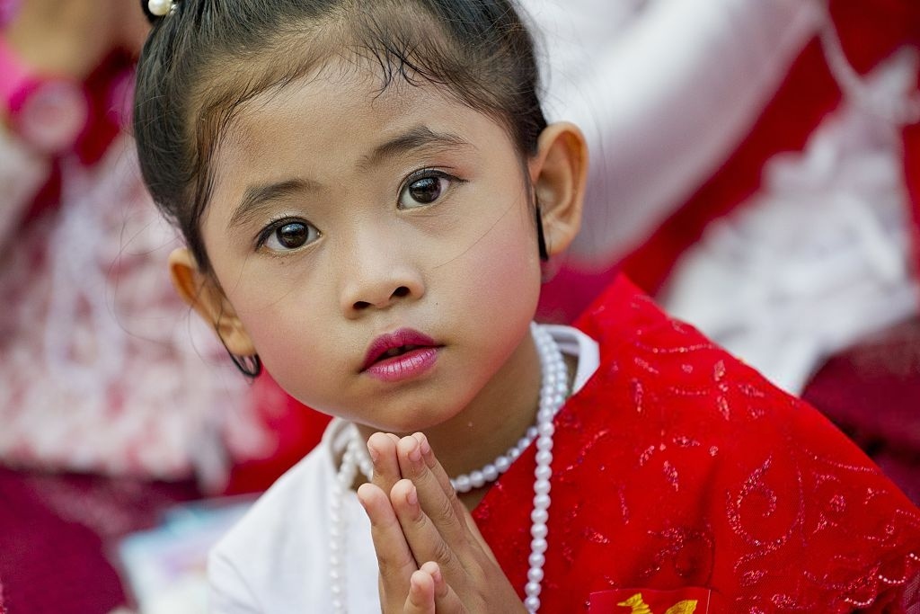 sac mau huyen bi trong nhung buc anh mung dai le vesak o cac quoc gia phat giao