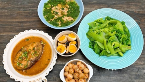 Món ngon dễ làm: Cá thu rim nước mắm, canh rau đay nấu cua