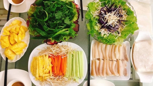 Món ngon dễ làm: Bánh tráng cuốn thịt heo cho ngày nóng không muốn ăn cơm