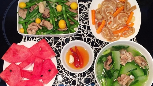 Món ngon dễ làm: Tai heo ngâm chua ngọt, đậu xào tràng trứng