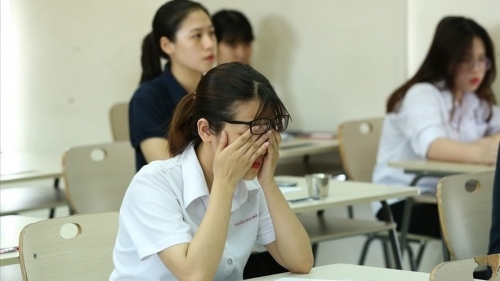 Khoe điểm thi của con trên Facebook - bệnh thành tích của những bố mẹ “đáng thương”