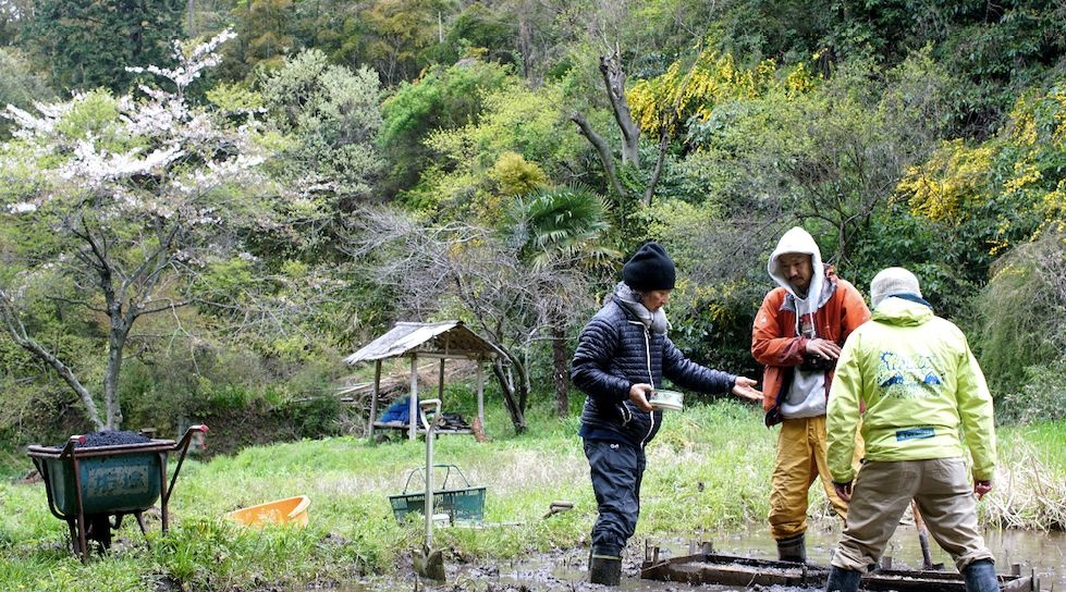 40 nam song tren nui cap vo chong nguoi nhat nhan ra y nghia cuoc doi