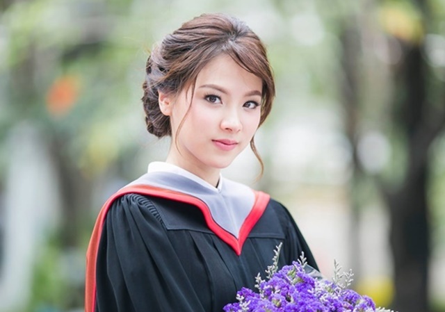 baifern cua chiec la cuon bay khoe loat anh ngay be dang yeu giua con sot sang viet nam du su kien