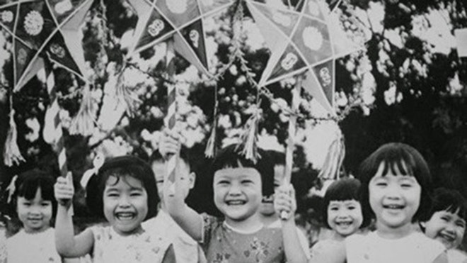 Tập tục xưa trong Tết Trung thu: 3 ngày làm cỗ cúng gia tiên, tối đến bày cỗ thưởng nguyệt