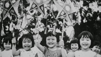 Tập tục xưa trong Tết Trung thu: 3 ngày làm cỗ cúng gia tiên, tối đến bày cỗ thưởng nguyệt