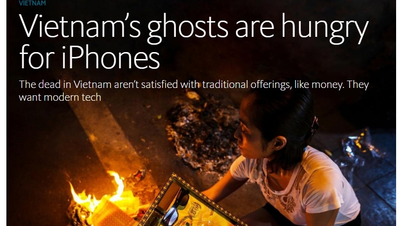Báo Tây: Người Việt "gửi" cho tổ tiên ô tô, iPhone và cả thiết bị phát wifi
