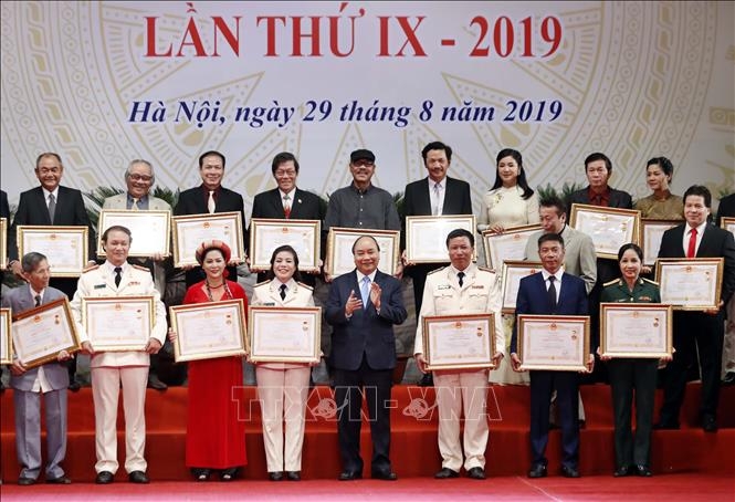 nghe si bac nam vinh du nhan danh hieu nghe sy nhan dan nghe sy uu tu