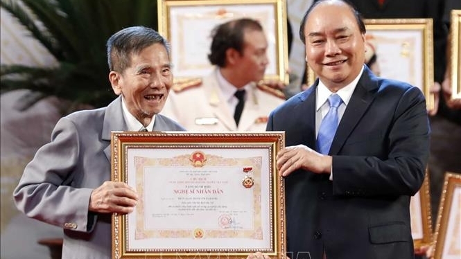 Nghệ sĩ Bắc Nam vinh dự nhận danh hiệu Nghệ sỹ nhân dân, Nghệ sỹ ưu tú