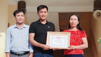 Cảm động bức thư bà mẹ gửi hai thầy giáo đã cứu sống con mình