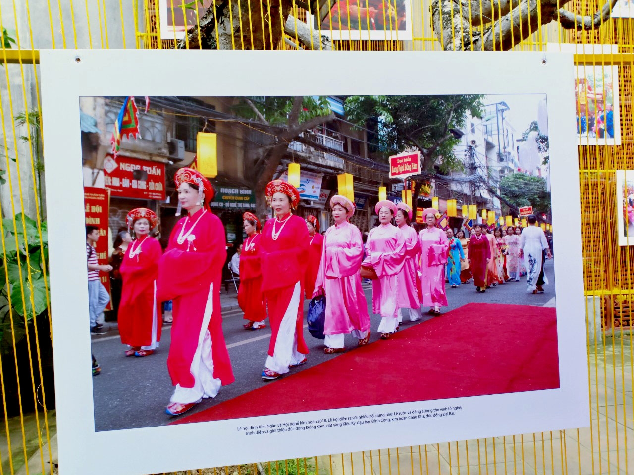 trien lam anh di san trong long ha noi mang le hoi truyen thong den gan hon voi nguoi tre