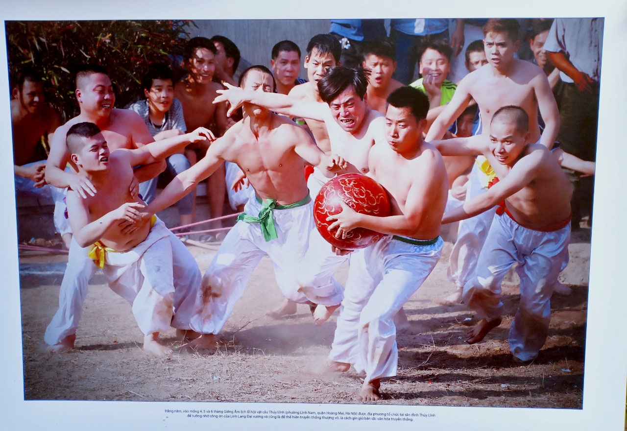 trien lam anh di san trong long ha noi mang le hoi truyen thong den gan hon voi nguoi tre