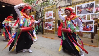 Triển lãm ảnh "Di sản trong lòng Hà Nội" mang lễ hội truyền thống đến gần hơn với người trẻ