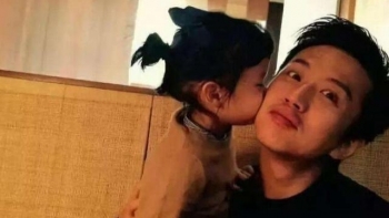 Vì sao bố thường chiều con gái, mẹ thường yêu con trai?