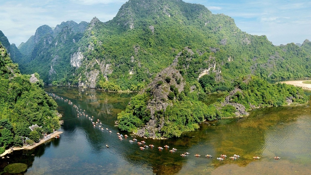 can tet nguyen dan gia ve tham quan trang an tang 25