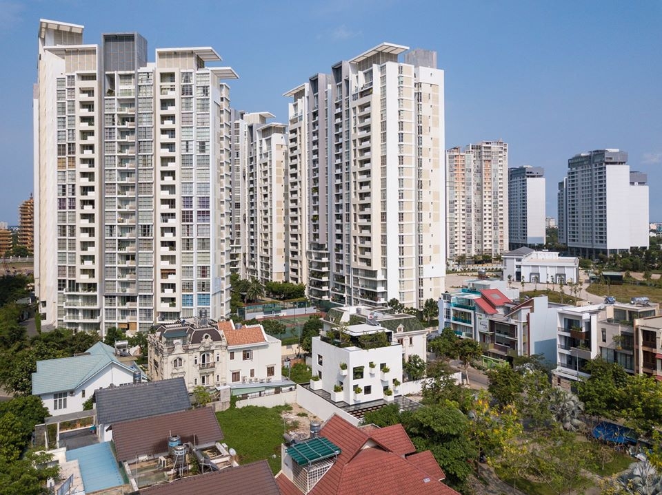 Ngôi nhà với 10 mảnh vườn lơ lửng, xanh mát giữa Sài Gòn nhộn nhịp ngoi nha voi 10 manh vuon lo lung xanh mat giua sai gon nhon nhip