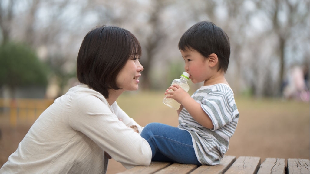 Trò chuyện thế nào giúp con thông minh hơn?