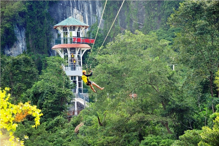 diem tham quan khong the bo lo khi den bien nhat le