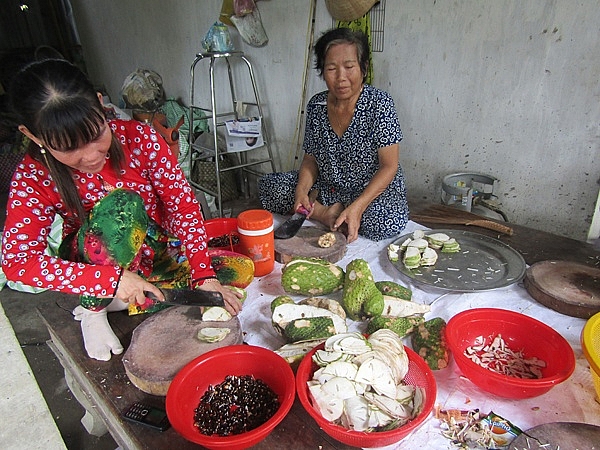 ty phu dem di thu phan mang cau xiem ban hon 200 tan trainam