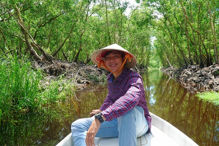 sen no ro giua rung tram lon nhat an giang