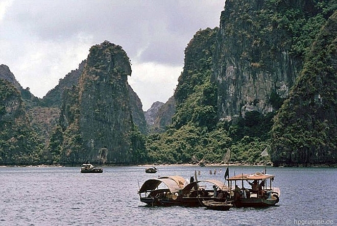 mot ha long hoan toan khac la nhung nam dau thap nien 90