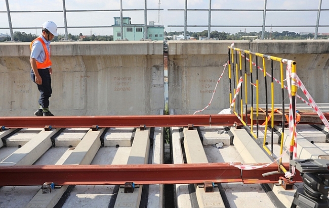 Bộ Xây dựng tiến hành kiểm tra hiện trường tuyến metro số 1 sau sự cố
