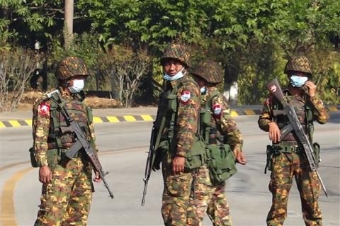 Quân đội cho 24h để các nghị sĩ dân cử Myanmar rời khỏi thủ đô