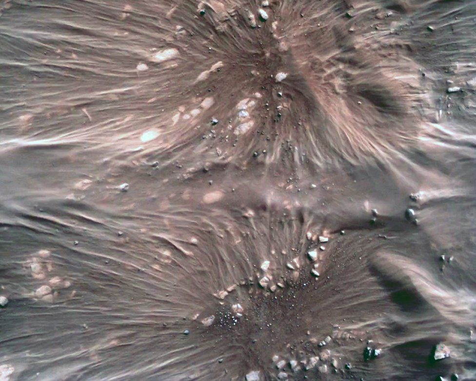 Tảng đá kỳ lạ trên Sao Hỏa vừa được NASA khám phá