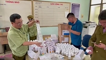 phat hien lo duoc pham han quoc nhap lau vua ra khoi san bay noi bai