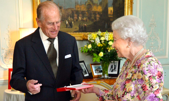 Hoàng thân Philip, chồng Nữ hoàng Anh Elizabeth II qua đời ở tuổi 99