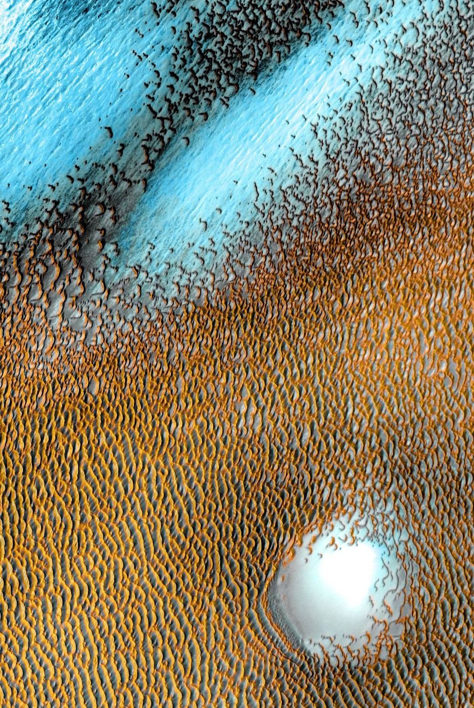 Cồn cát màu xanh đẹp mê người trên sao Hỏa