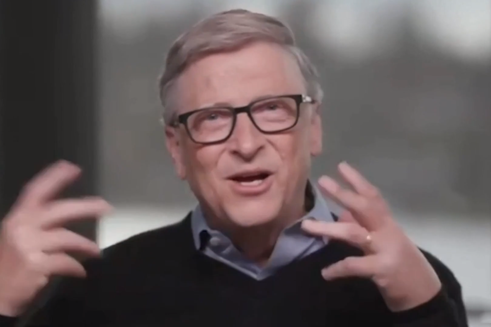 Bill Gates vẫn đeo nhẫn cưới sau ly hôn